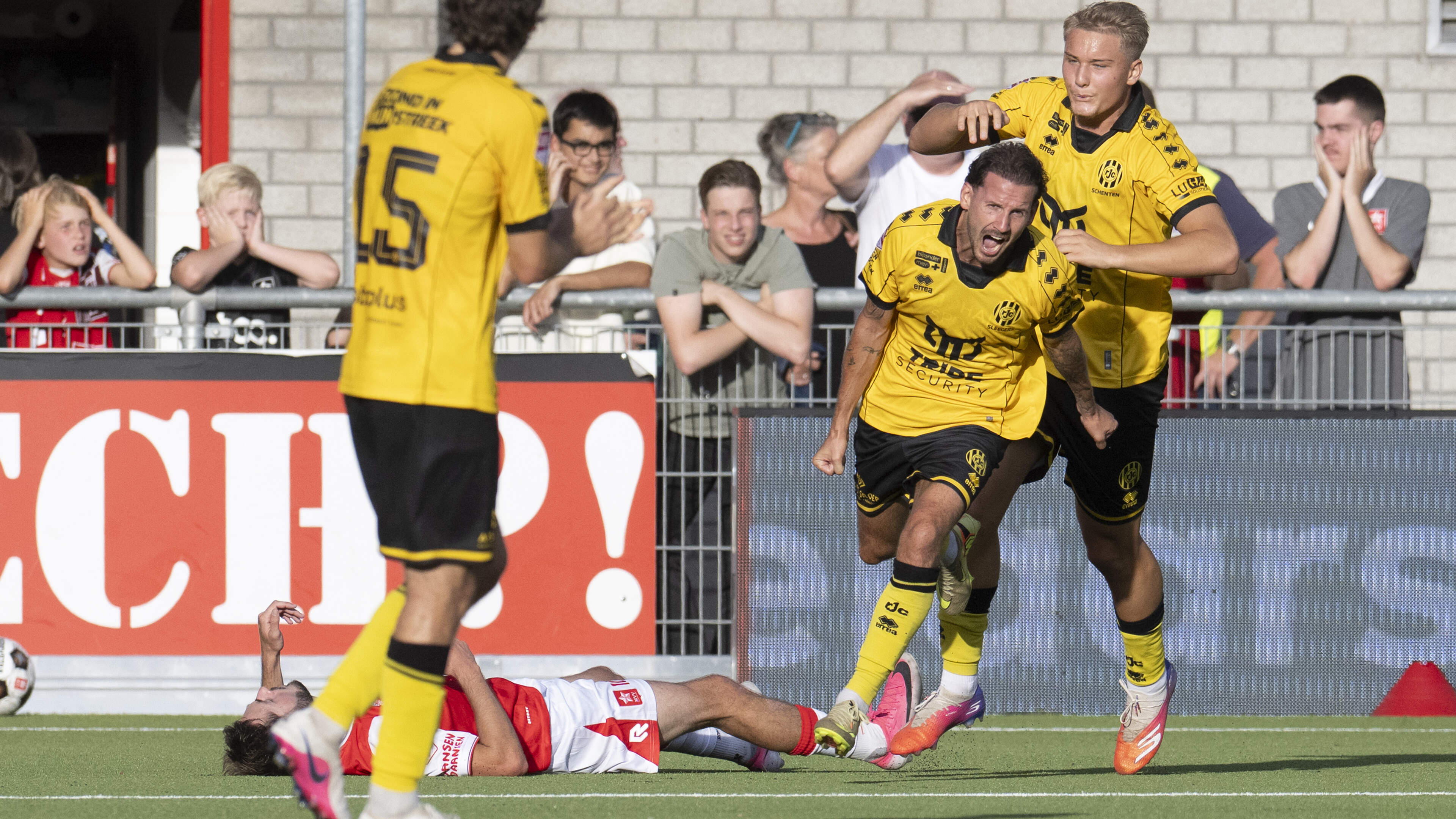 Voetbalderby in De Geusselt eindigt in 1-1 na spannende strijd