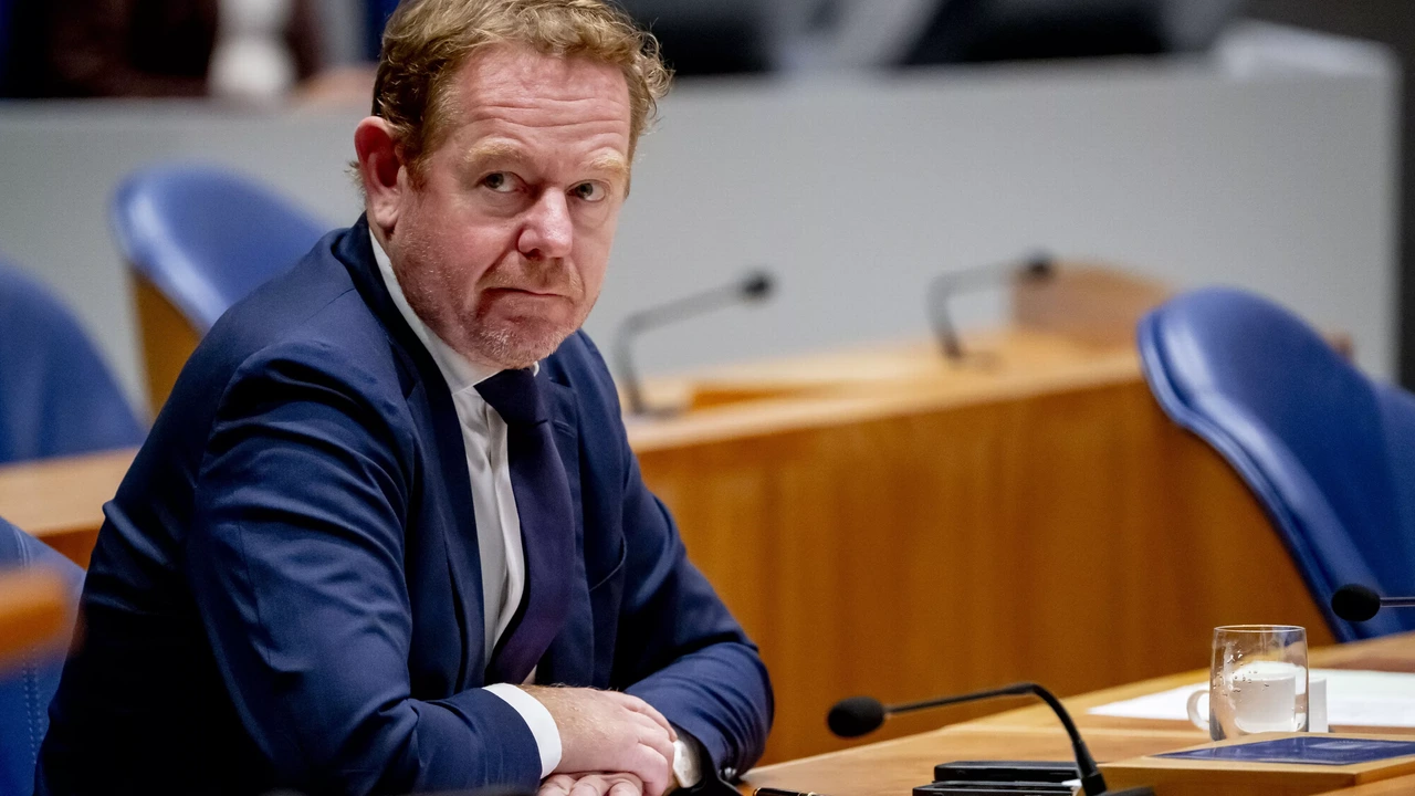 Van Weel: Europa stopt betalingen aan Sierra Leone vanwege Bolle Jos