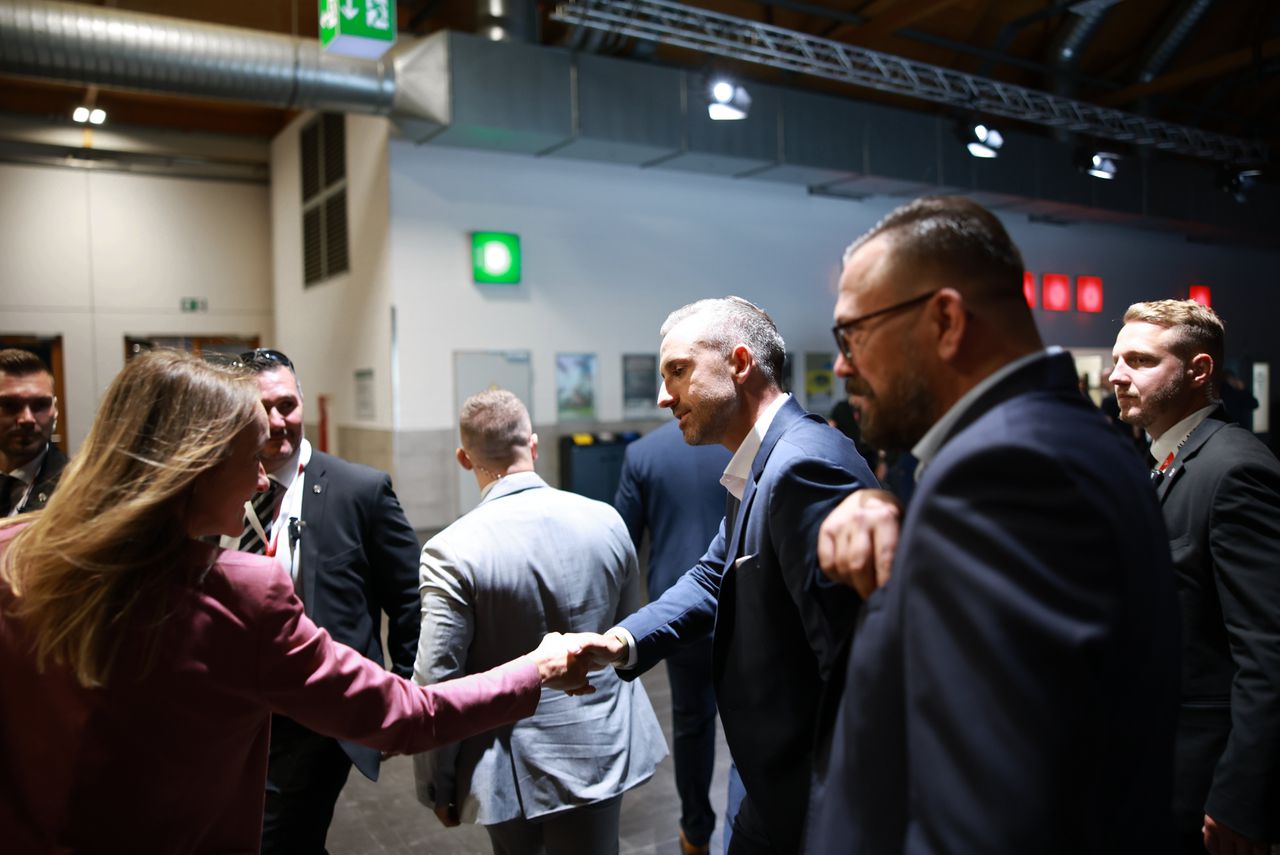 AfD Saksen-Anhalt houdt opties open na verkiezingswinst: samenwerking met links-populisten niet uitgesloten