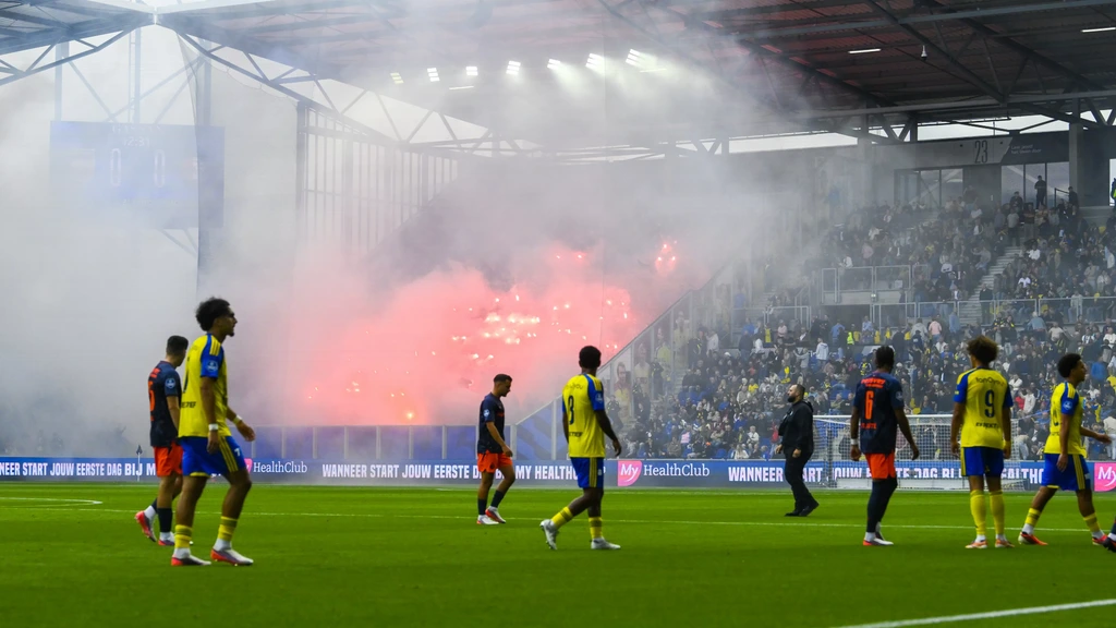 Cambuur opent stadion weer voor uitsupporters na vuurwerkincident