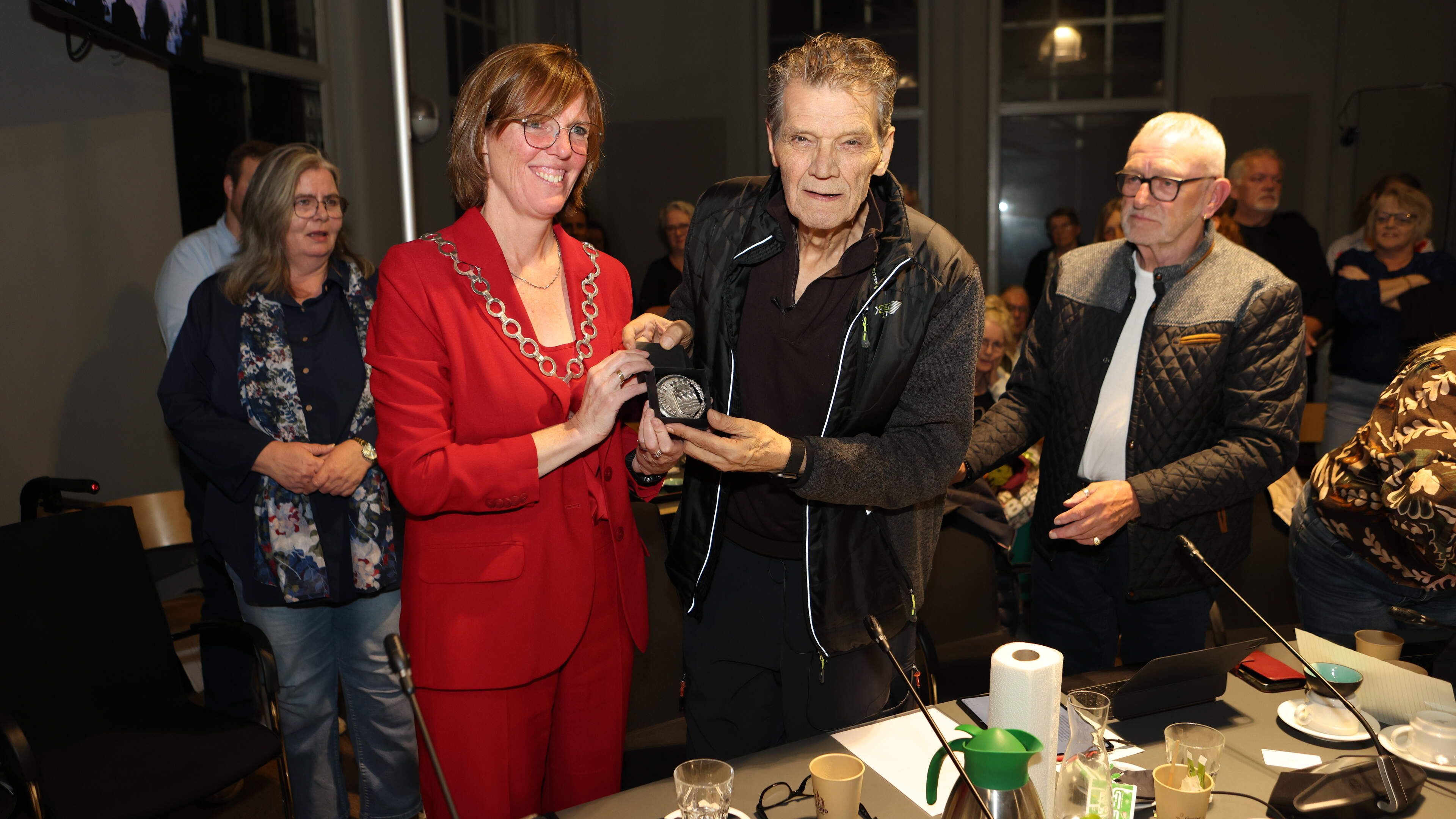 Communistisch boegbeeld Engel Modderman (74) zwaait af in Oost-Groningen
