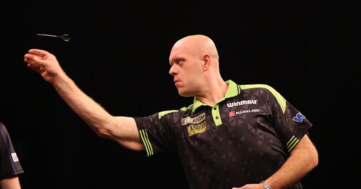 Michael van Gerwen strandt in halve finale Czech Darts Open, Littler pakt titel