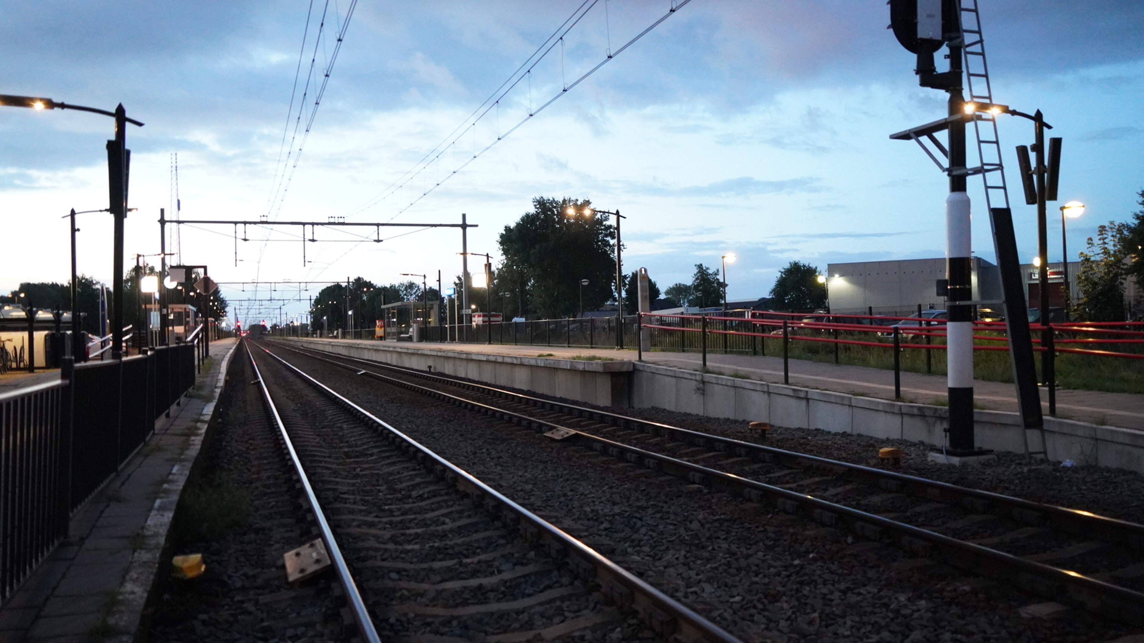 Landelijke OV-staking legt treinen Limburg stil, bussen deels uitgevallen