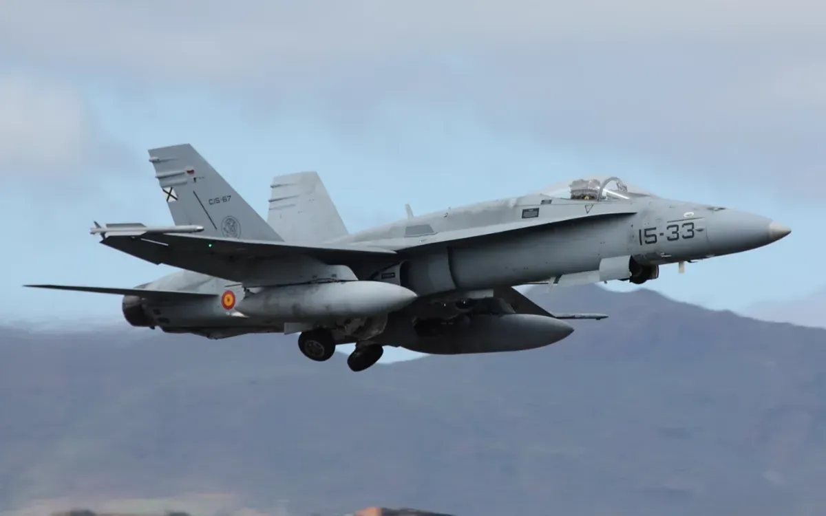 Zes Spaanse F-18's tegenover twee Marokkaanse F-16's: spanning loopt op boven Alborán