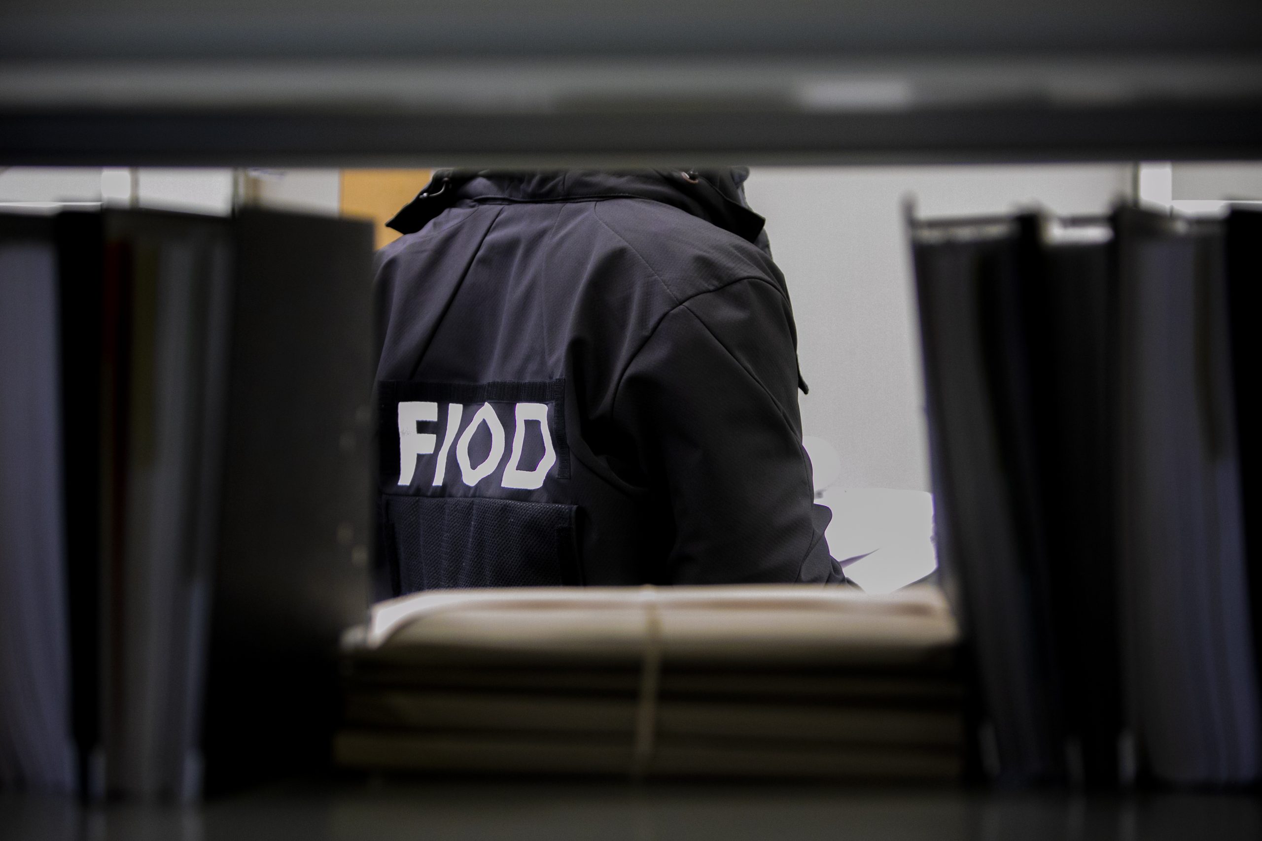 Rotterdammer (43) opgepakt voor btw-fraude, witwassen en deelname criminele organisatie