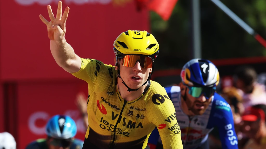 Brennan boekt vierde Vuelta-zege na lead-out van Van Aert