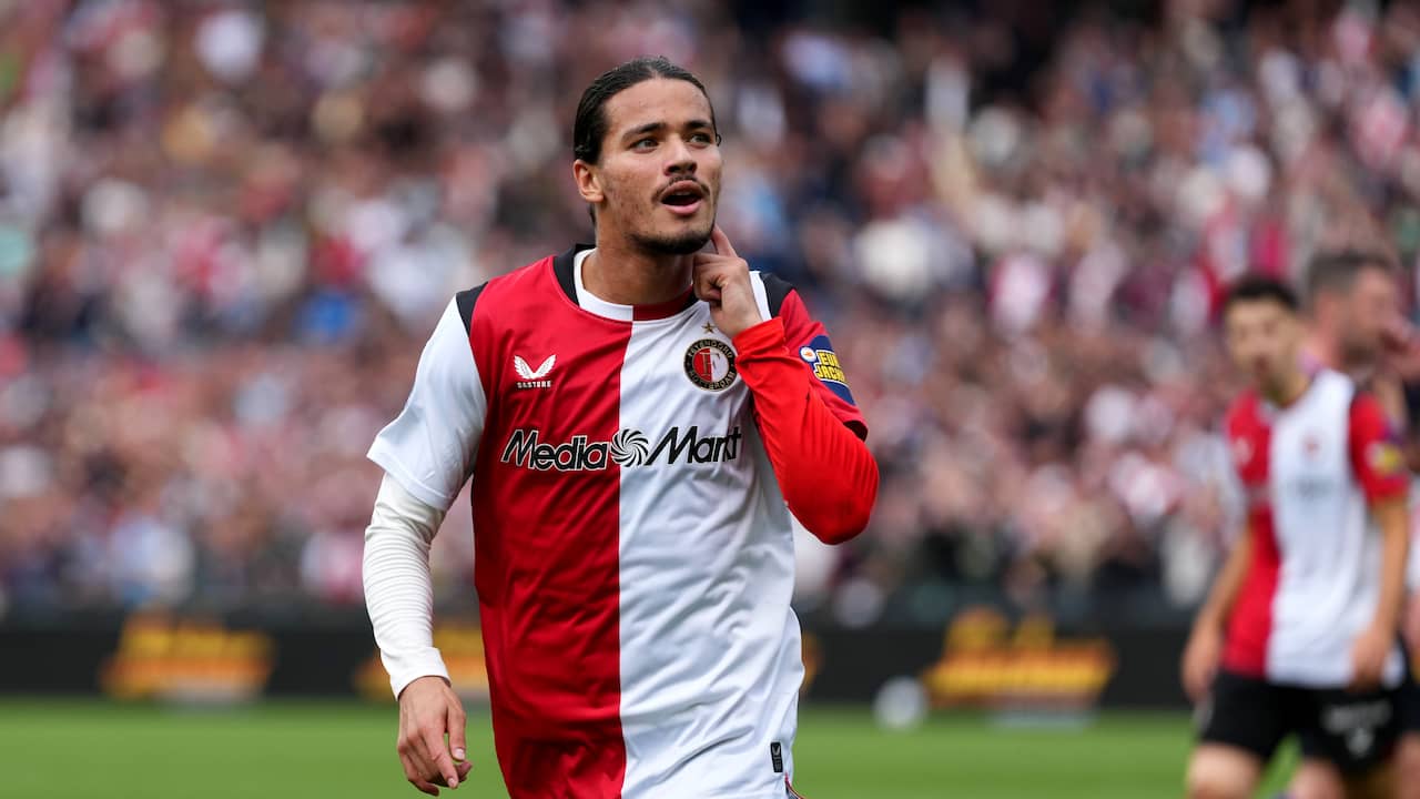 Hadj Moussa start tegen Barcelona na gesprek met Van Bronckhorst