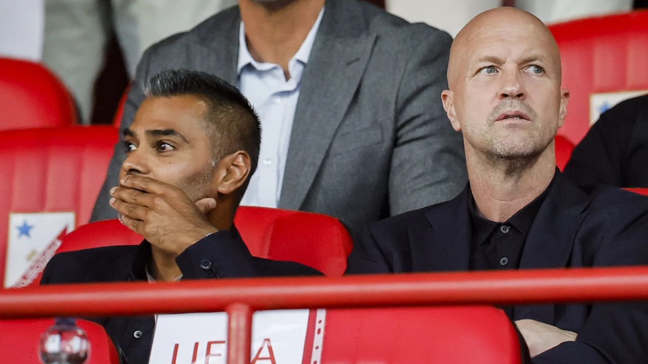 Ajax boekte bescheiden winst in sportief rampseizoen, vooral door verkoop spelers