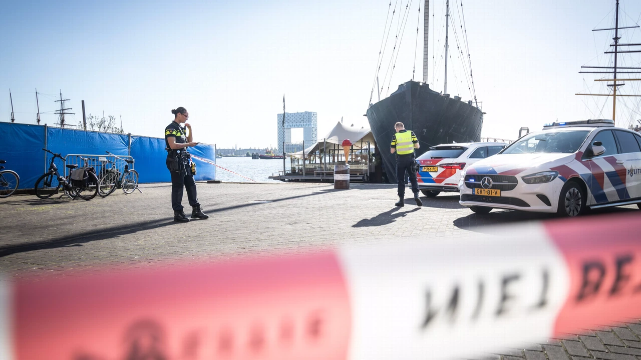 Verdachte schiet 61-jarige op NDSM-kade neer na woordenwisseling