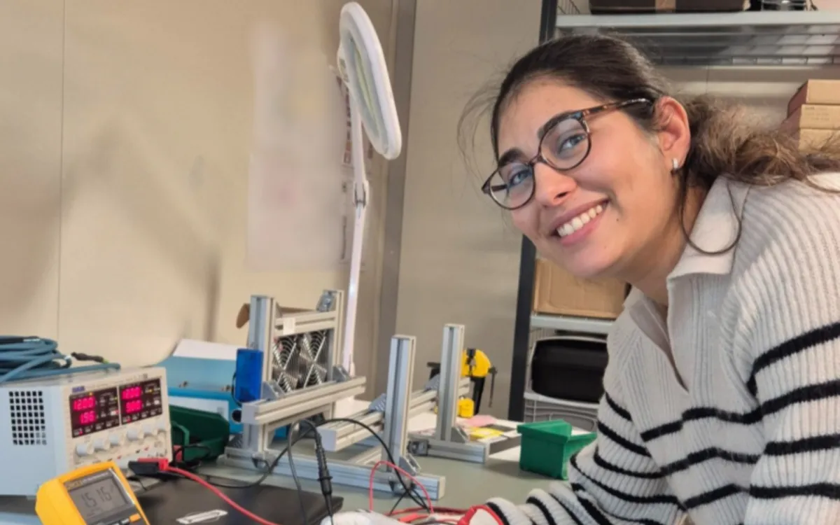 Van El Jadida naar Europees succes: Fouzia is enige elektronica-ingenieur van haar bedrijf
