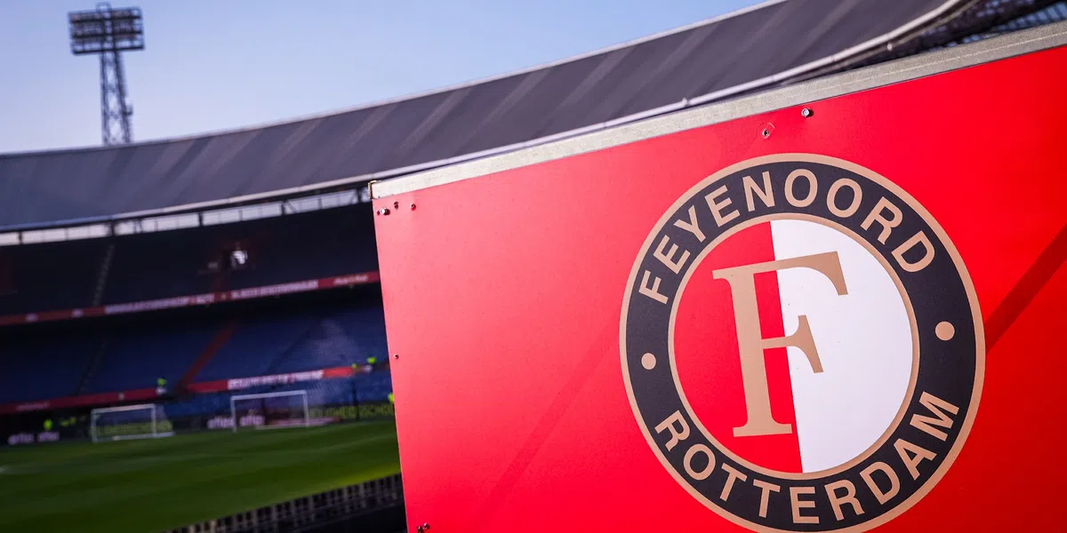 Feyenoord Onder 19 leidt tegen Barcelona na noodweer, einduitslag nog onbekend