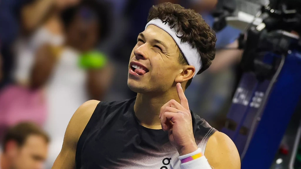 Shelton verrast Alcaraz in vijfsetter en bereikt halve finale US Open