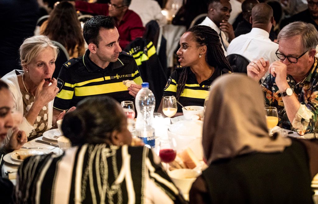'Striktere naleving neutraliteit politie: ramadanvieringen aan banden'