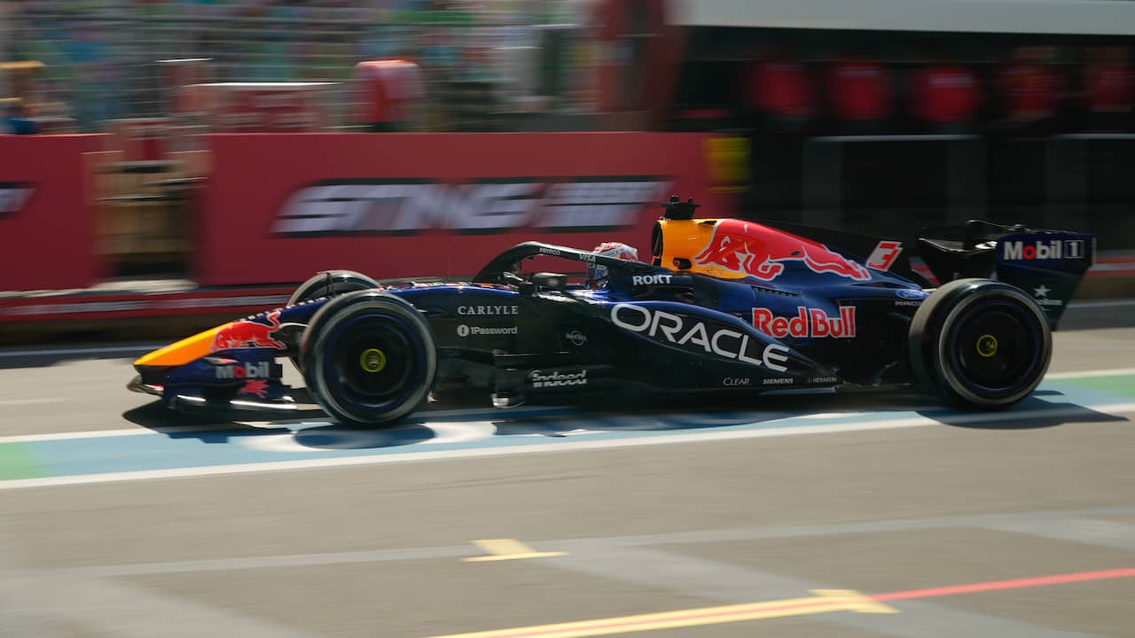 Verstappen klokt tweede tijd in eerste training Bakoe, veel rijders met problemen