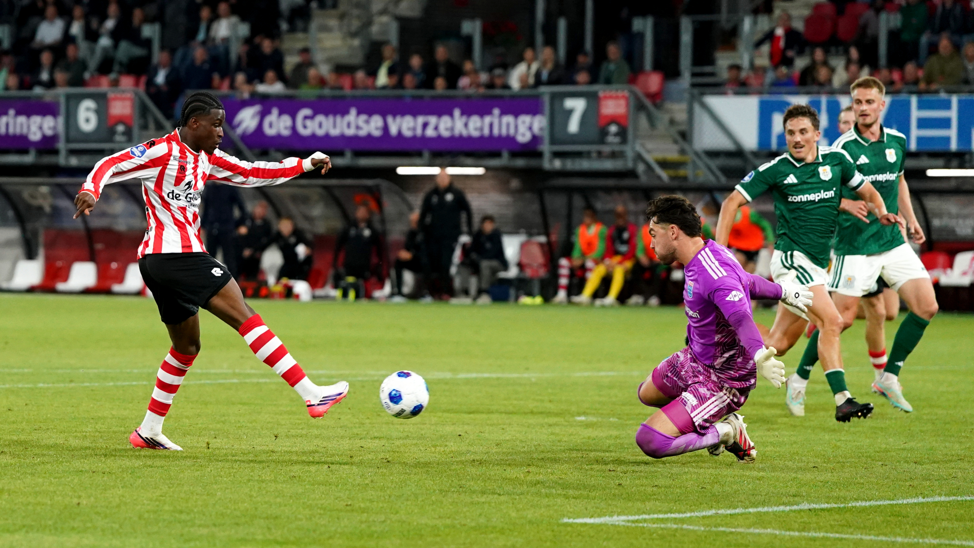 Sparta-debutant scoort direct, maar Sparta laat punten liggen tegen PEC Zwolle