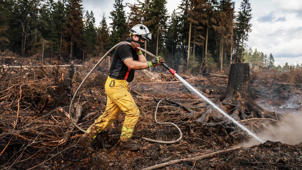 Hoge Venen: Veenbrand woedt voort, gebied zo groot als Vlieland verwoest