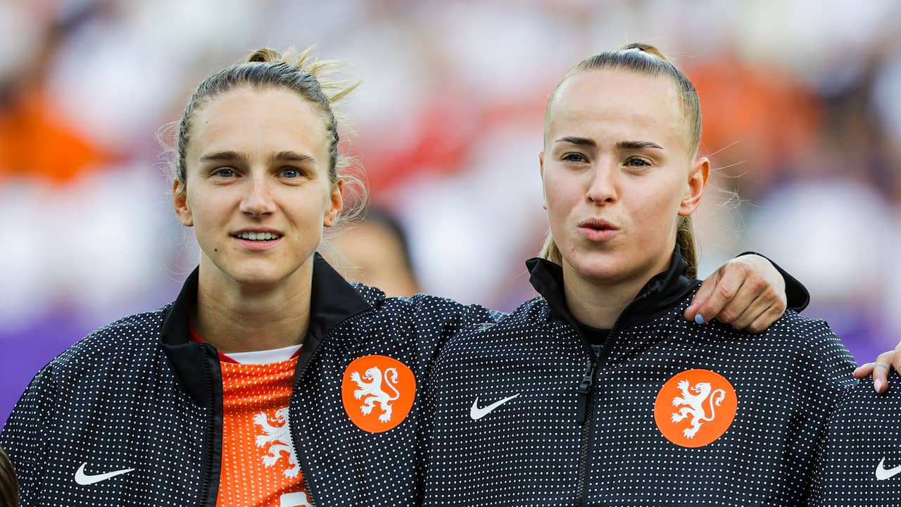Oranjevrouwen missen belangrijk vijftal voor play-offs om WK-ticket, Roord terug