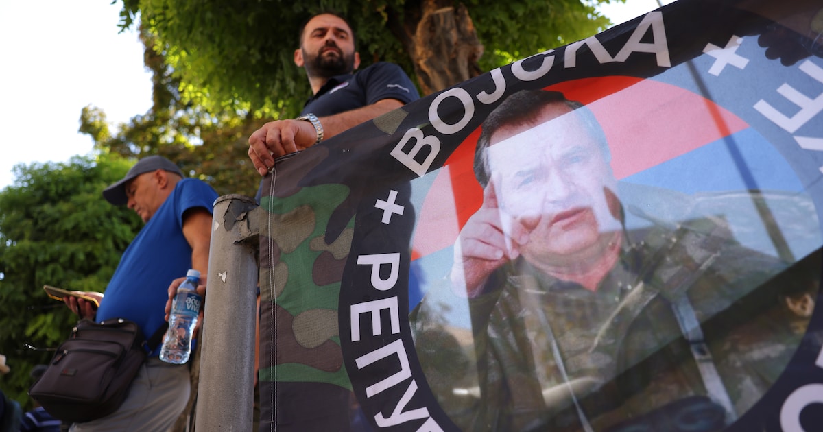 Begrafenis Mladic zonder eerbetoon, maar met veel sympathisanten