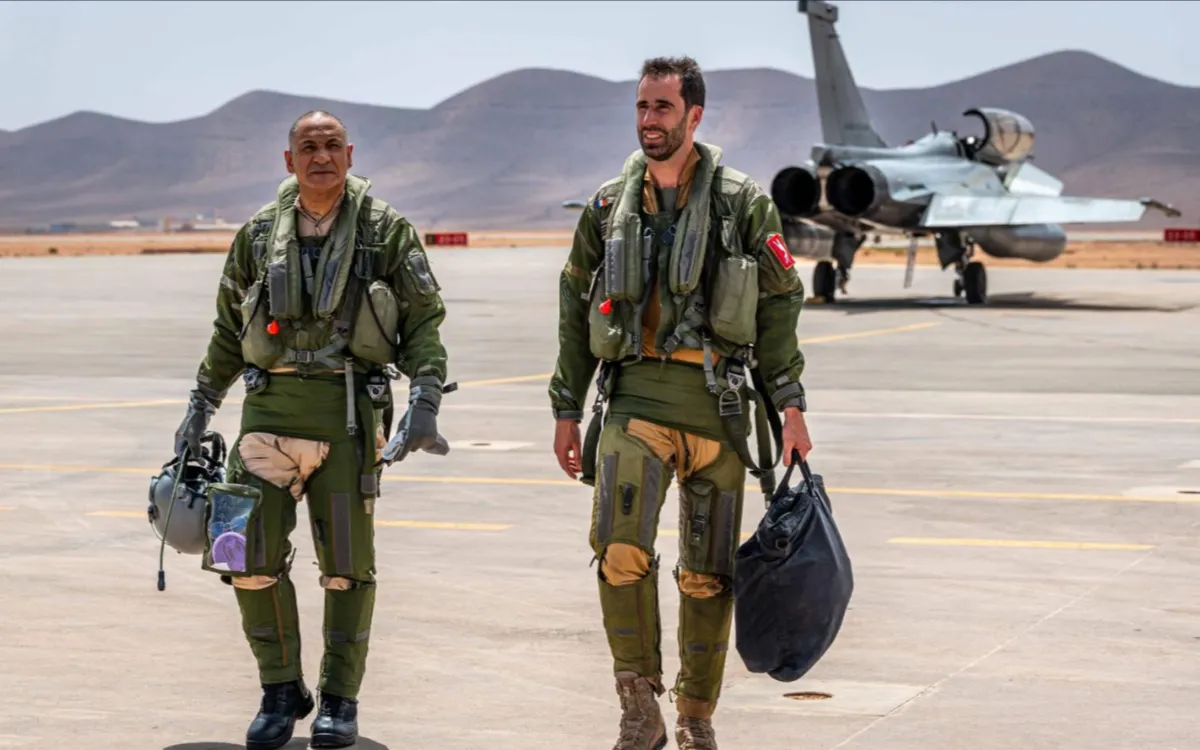 Vier Marokkaanse F-16's in Europa; worden opgewacht door Rafale