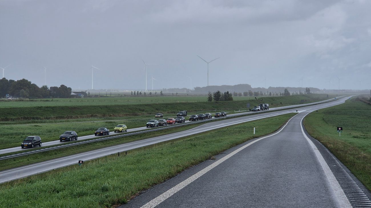 N307 bij Dronten afgesloten voor filmscène met auto-ongeluk