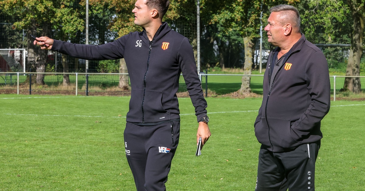 Hoofdtrainer en assistent draaien de rollen om bij Dosko’32: ‘Hij is jong en getalenteerd en ik ben al oud’
