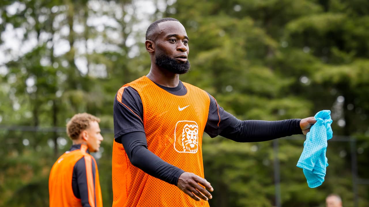 Ook Geertruida haakt geblesseerd af bij Oranje, Xavi roept geen vervanger op